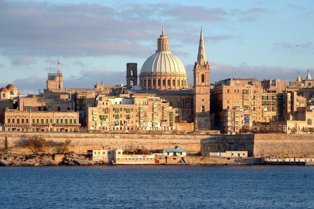Modern Apartment Just Off The Promenade Sliema Exterior foto